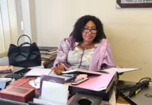 Nous travaillons dur pour subvenir à nos besoins et ceux de nos familles’’, dixit Mme Camara Aissata Bilivogui, responsable du Service administratif et financier du quotidien national Horoya.